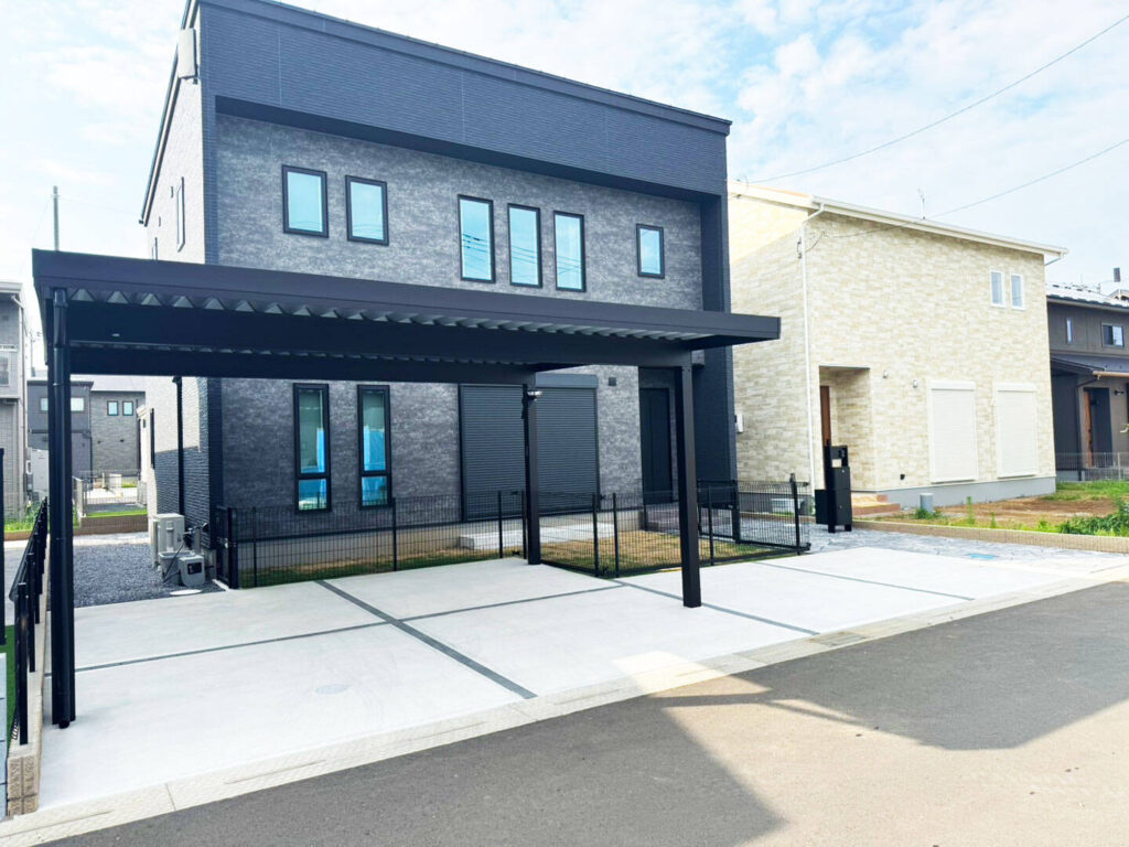黒を基調としたシンプルモダン外構
