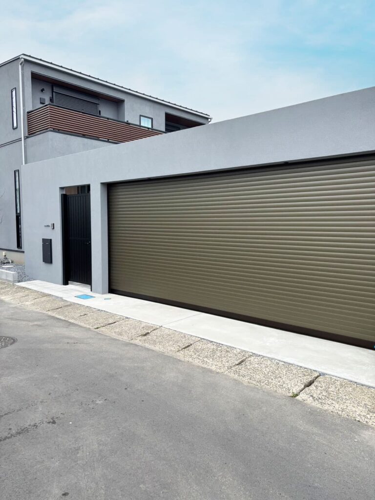 グランドアートウォールのシャッターゲートと門扉